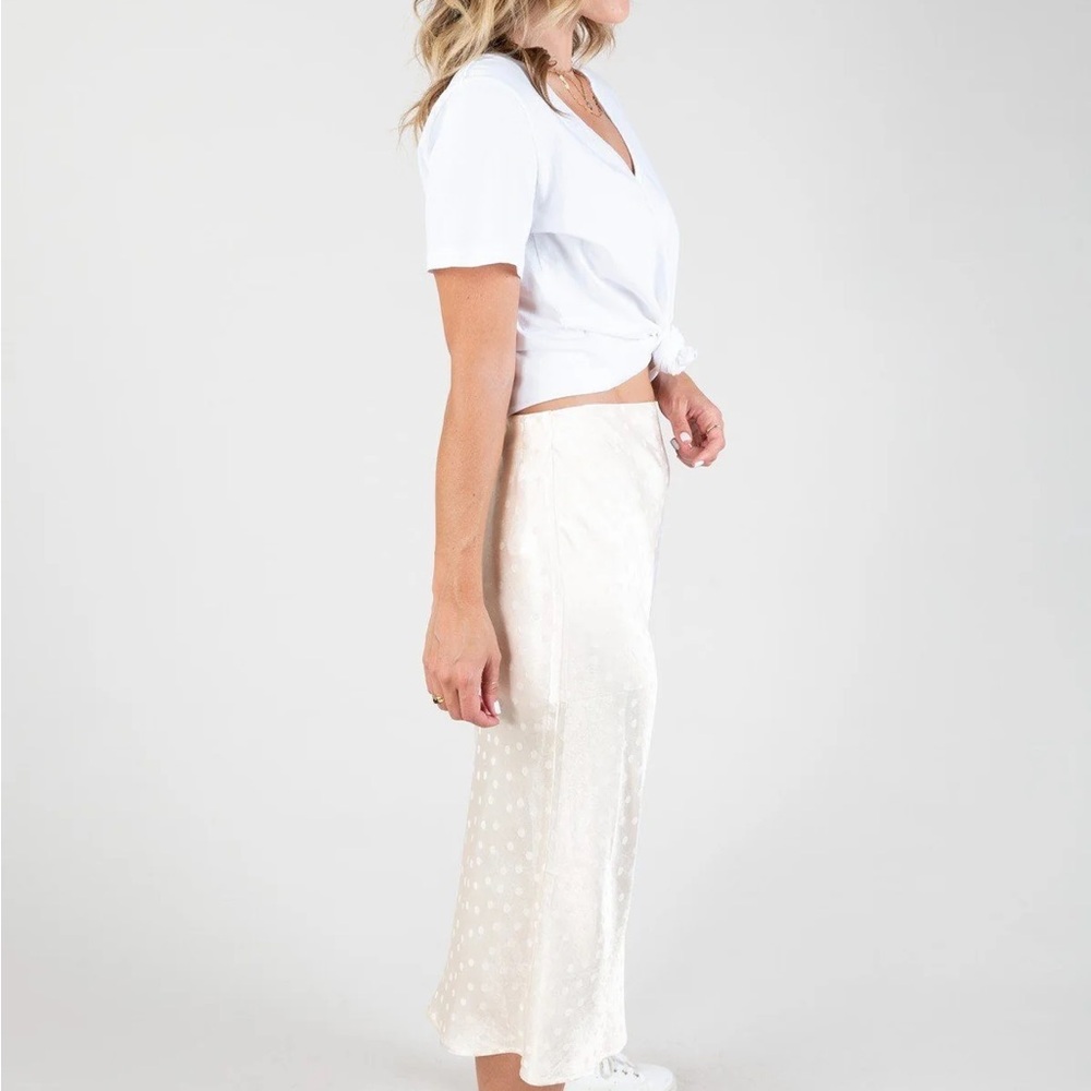 Chic Cream Midi Skirt